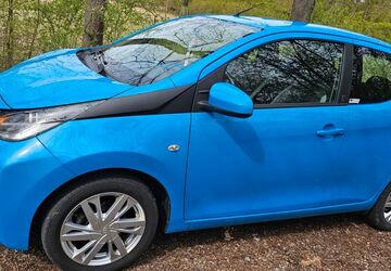 Toyota Aygo (X) 59.200 km 9.100 &euro; Hespe 31693