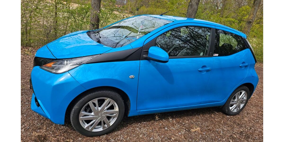 Toyota Aygo (X) 59.200 km 9.100 &euro; Hespe 31693
