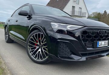 Audi Q8 1.900 km 99.960 &euro; Hille 32479